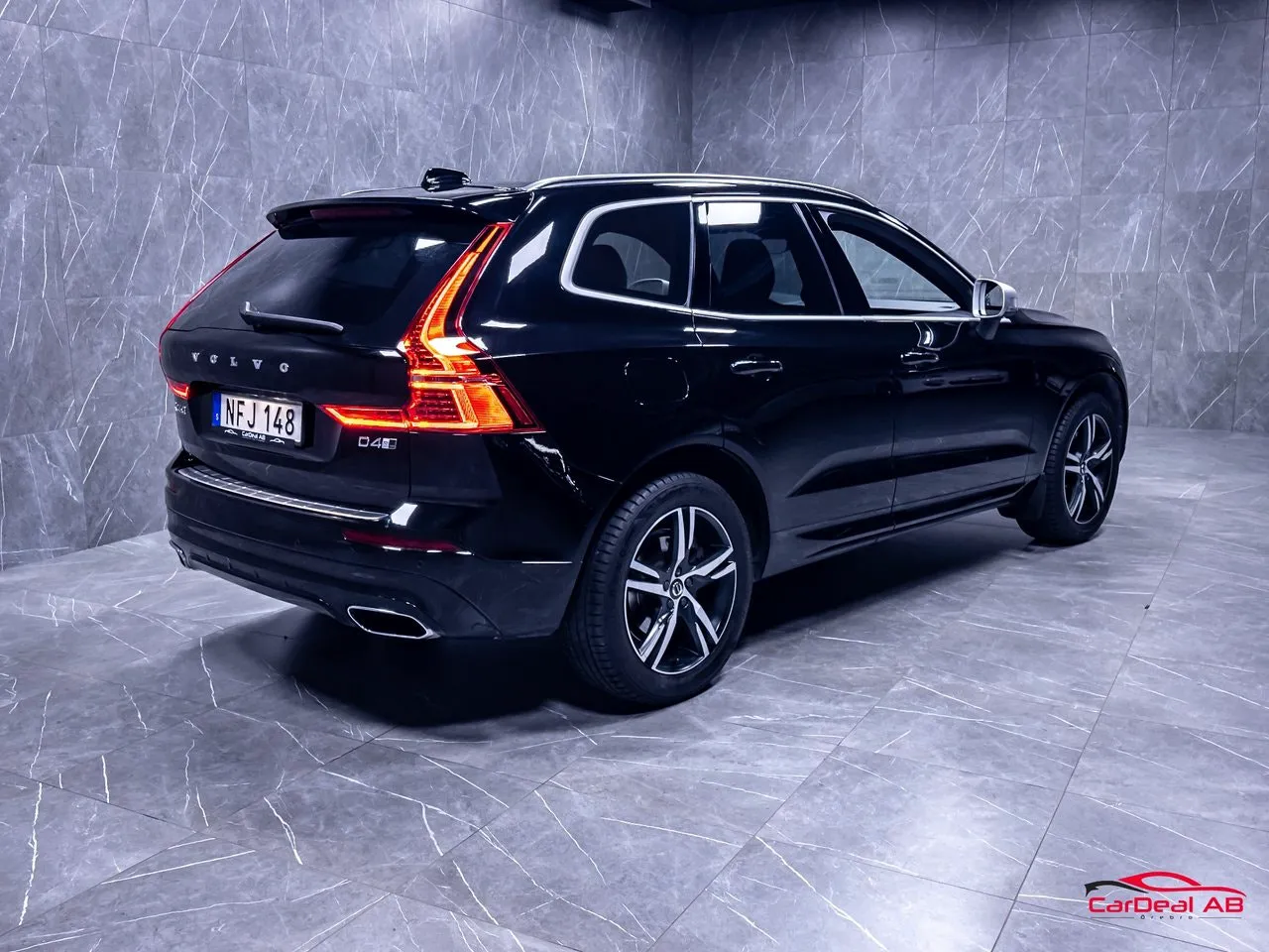 Vehicle image 6