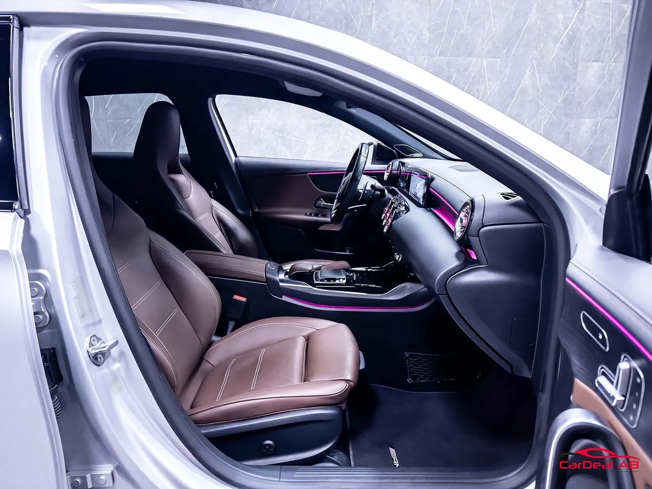 Vehicle image 14