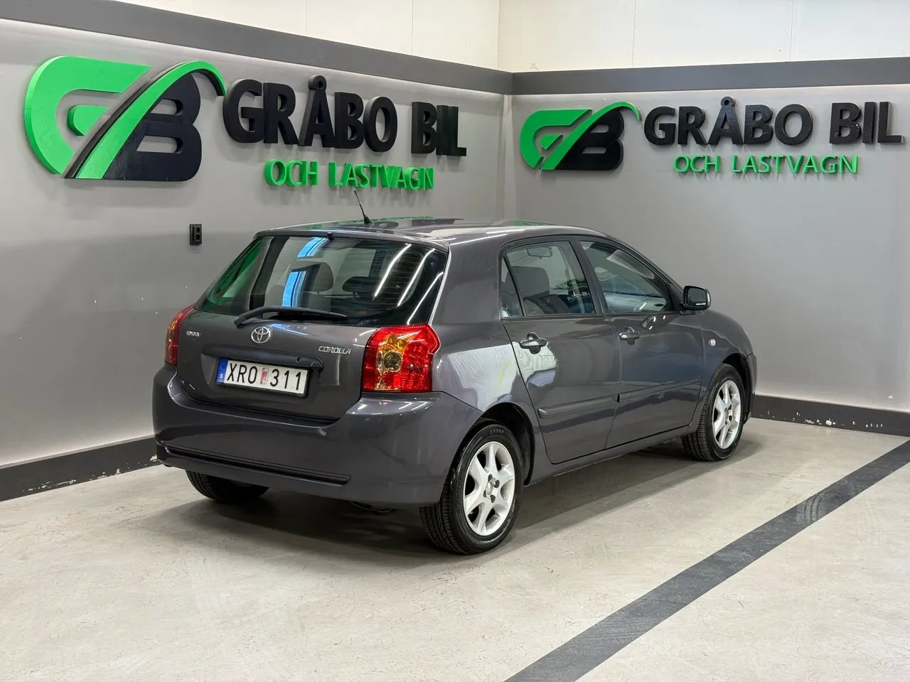 Vehicle image 4