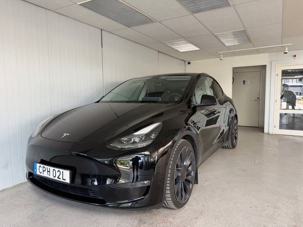 Tesla Model Y Performance Performance Drag Autopilot - 2024