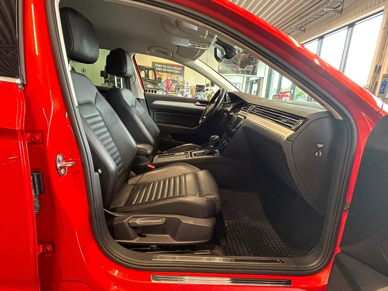 Vehicle image 18
