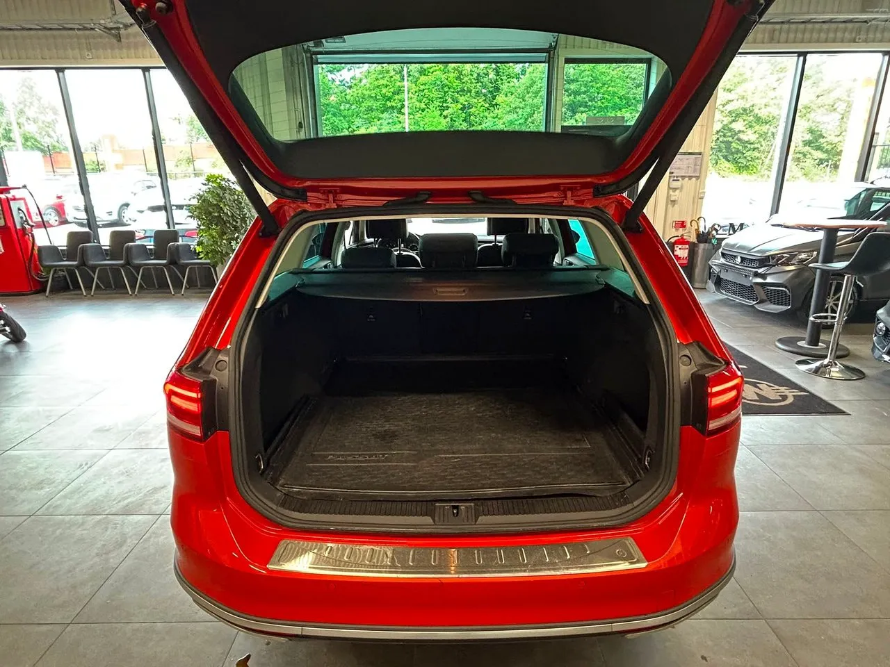 Vehicle image 15