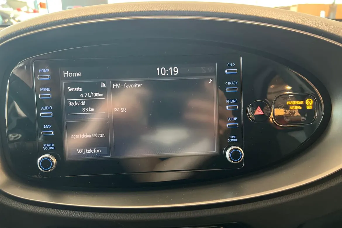Vehicle image 14