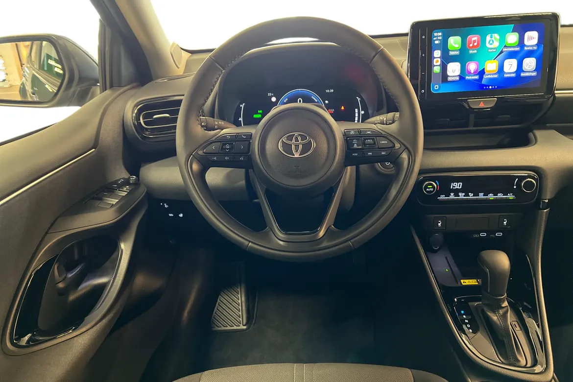 Vehicle image 10