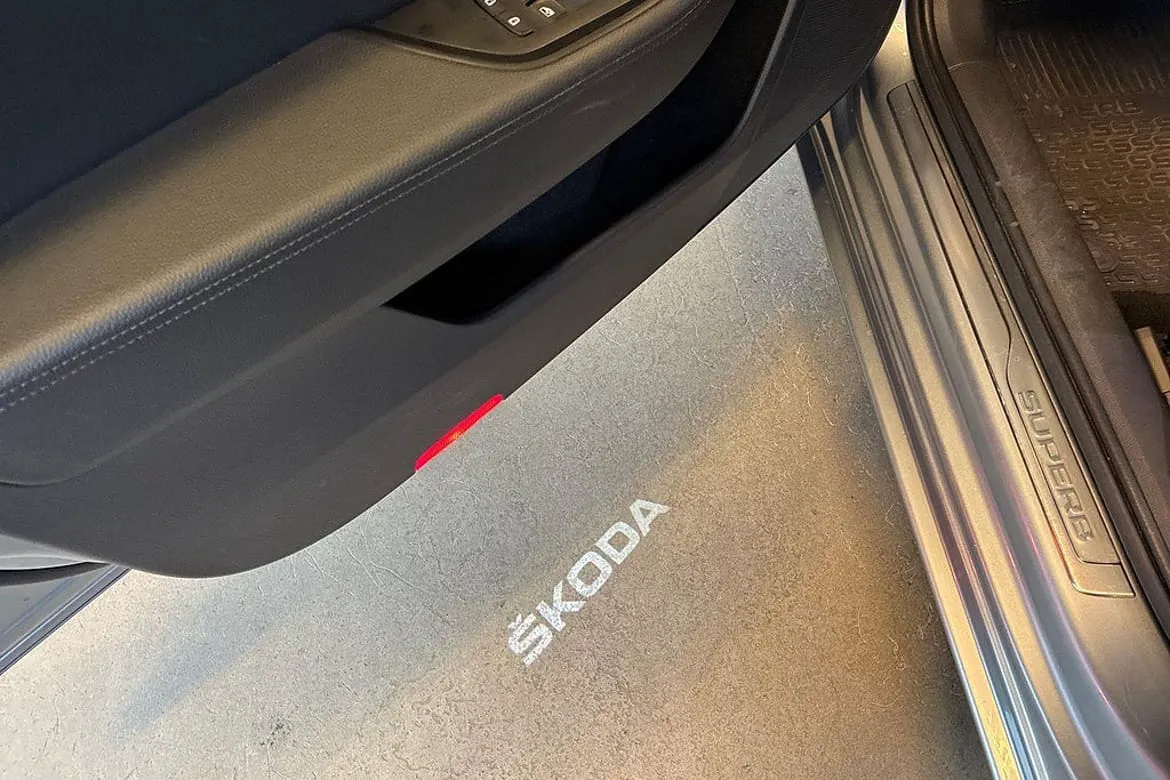 Vehicle image 22