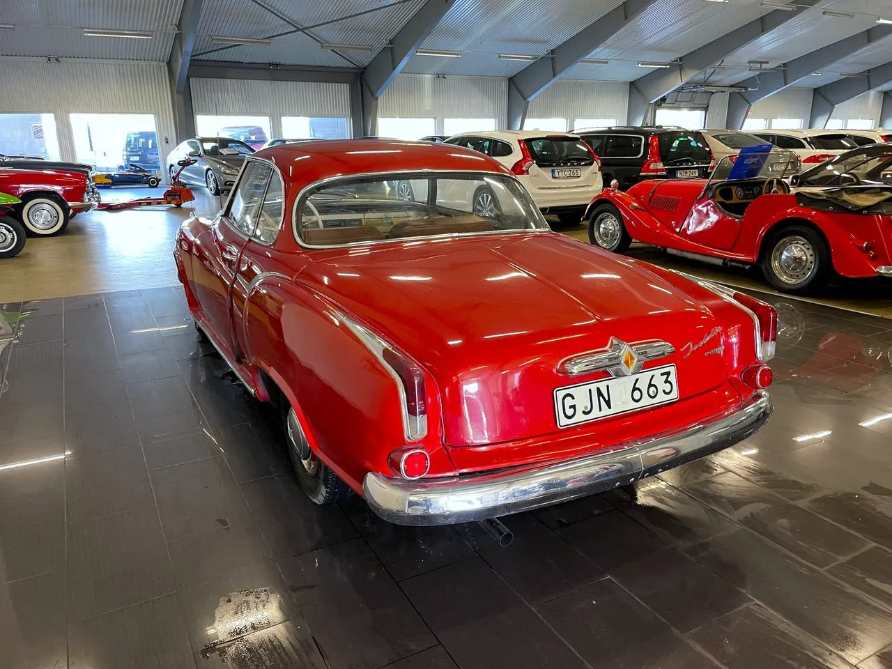 Vehicle image 4