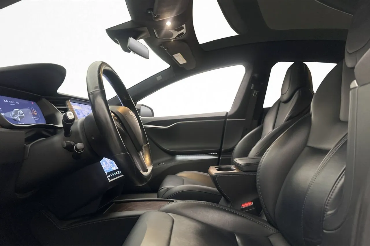 Vehicle image 28