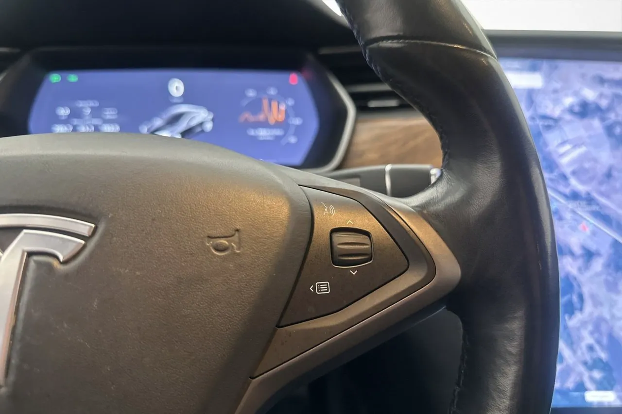 Vehicle image 27
