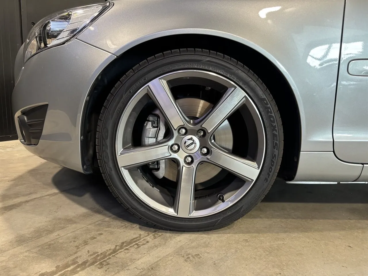Vehicle image 21
