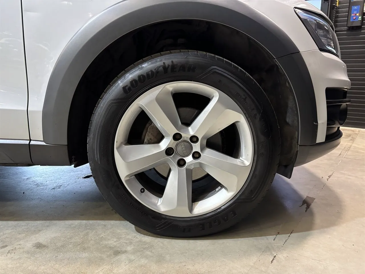 Vehicle image 20