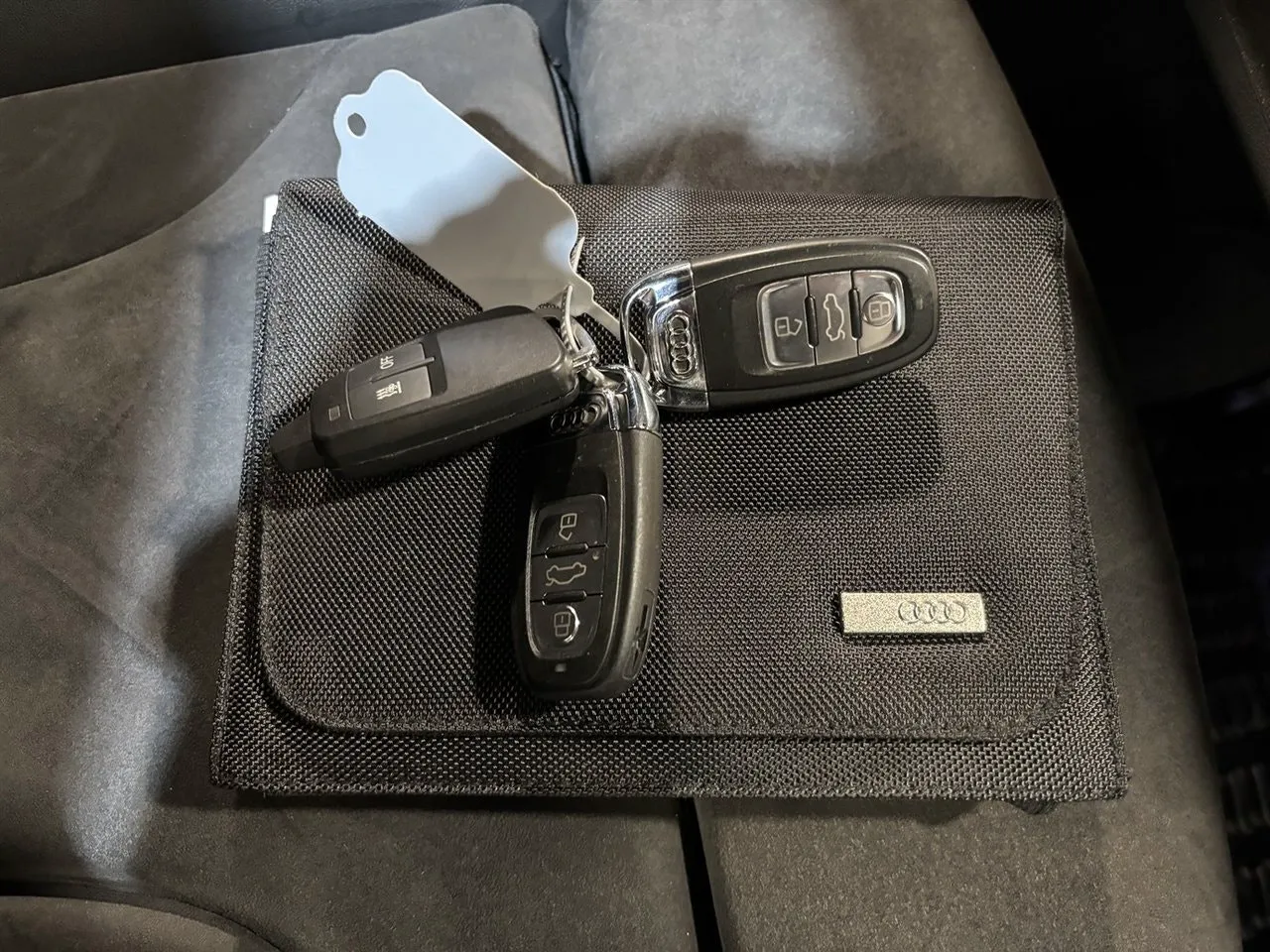 Vehicle image 21