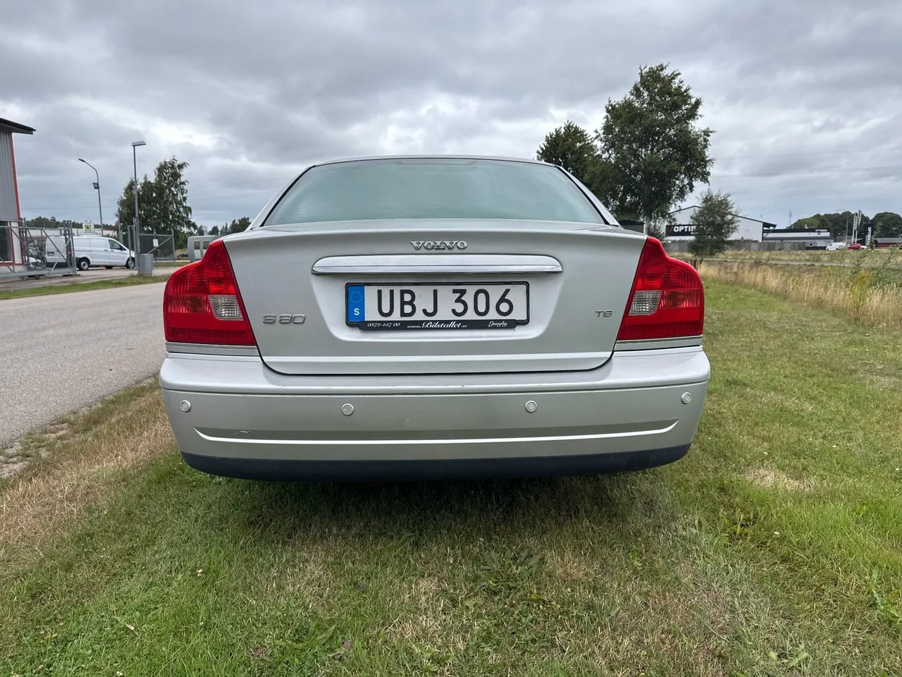 Vehicle image 18