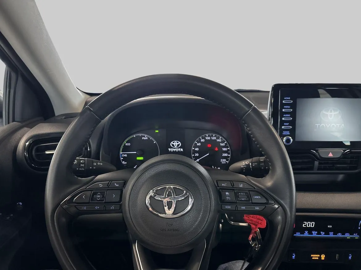 Vehicle image 14