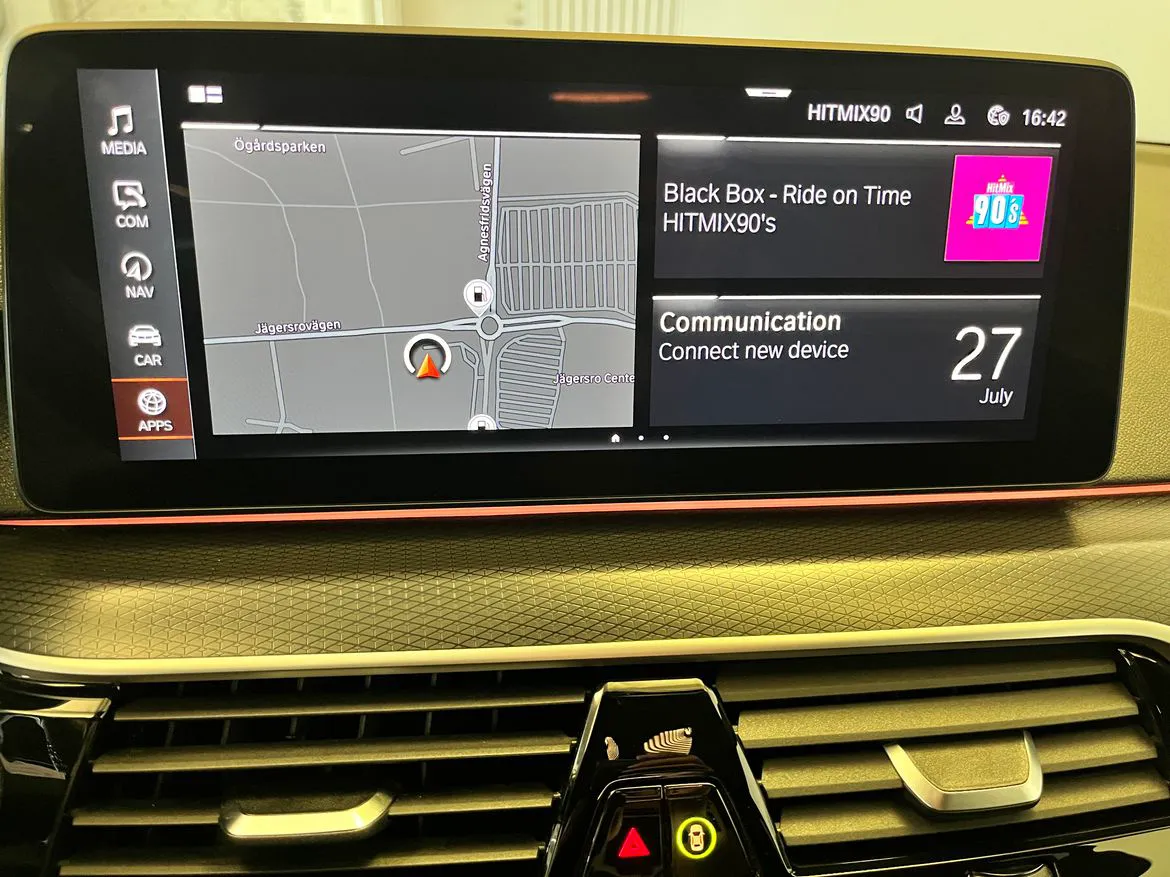 Vehicle image 10
