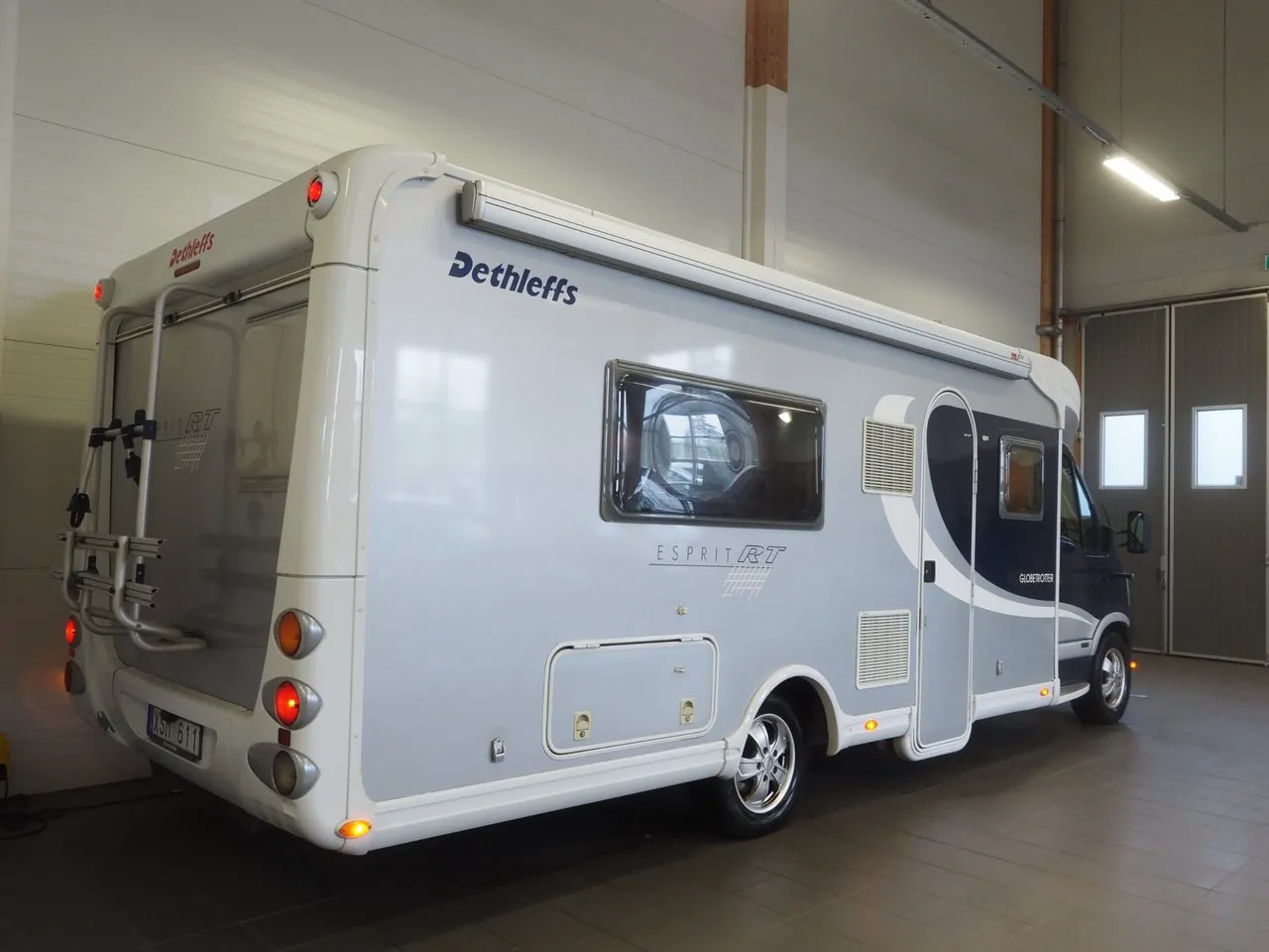 Vehicle image 3