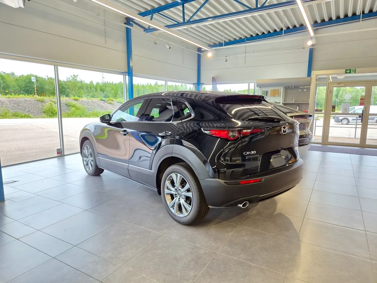 Vehicle image 4