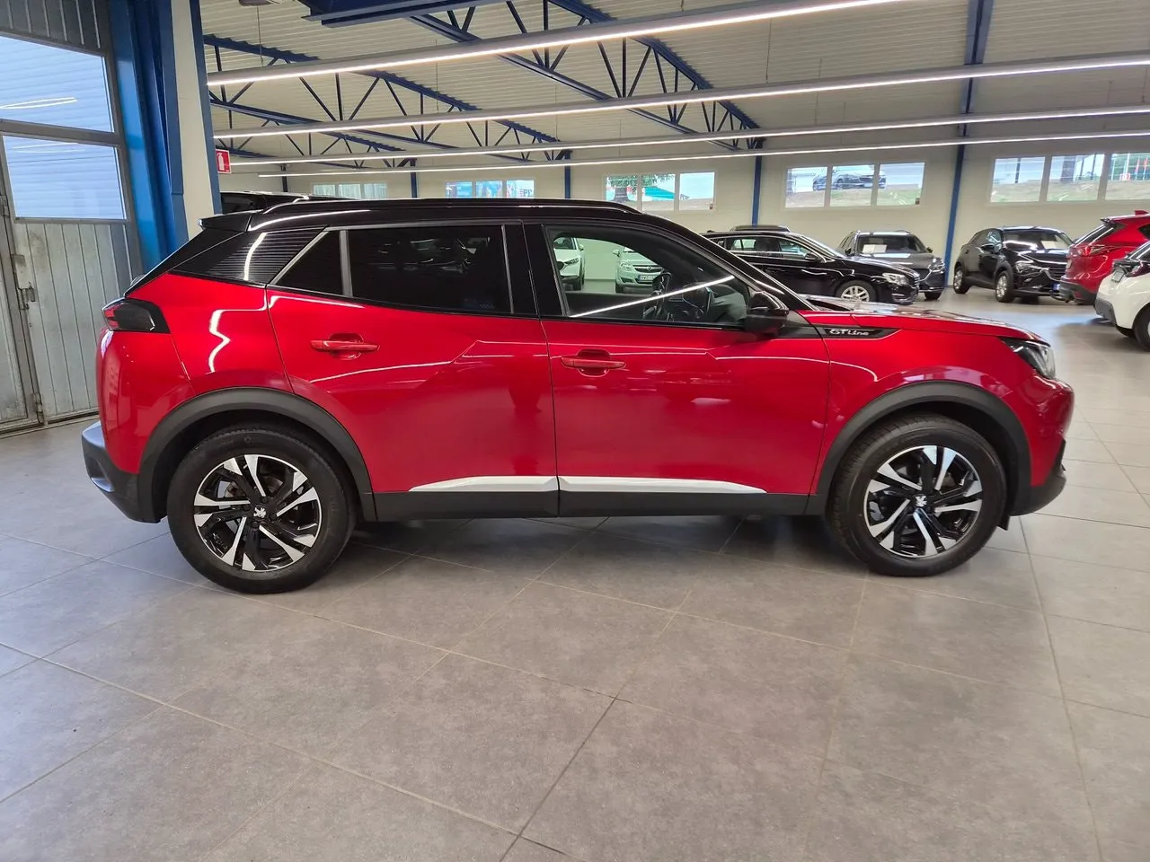Vehicle image 4