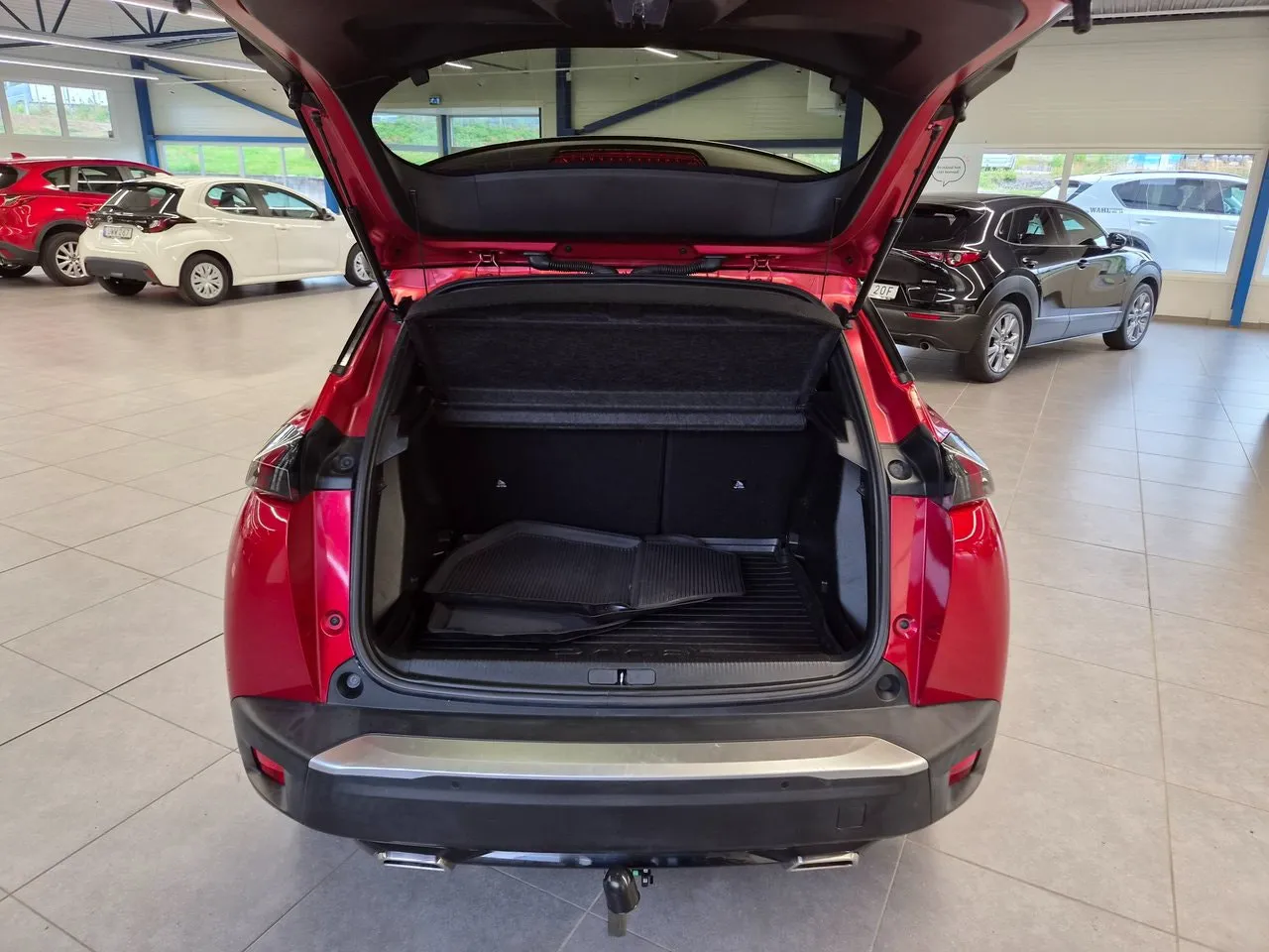 Vehicle image 13