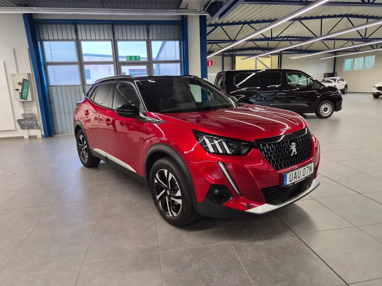 Vehicle image 5