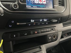 Peugeot e-Expert bild 24