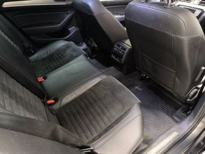 Volkswagen Passat bild 9