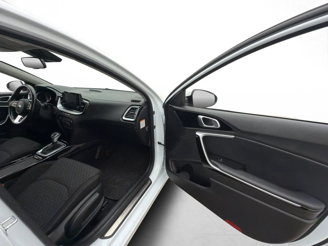 Vehicle image 25