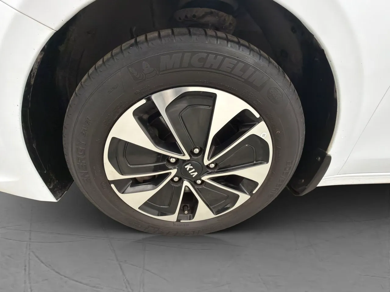Vehicle image 26