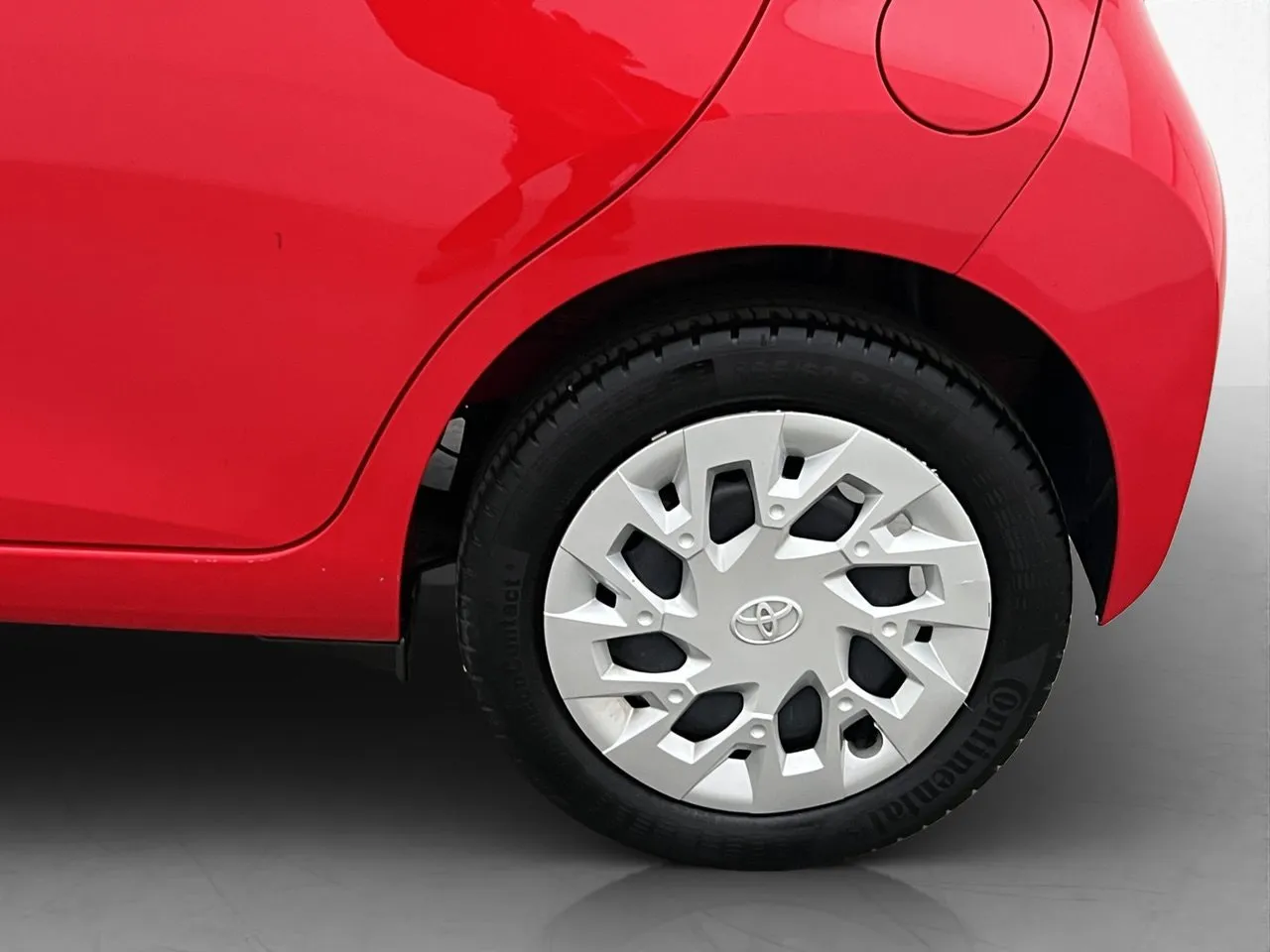Vehicle image 21