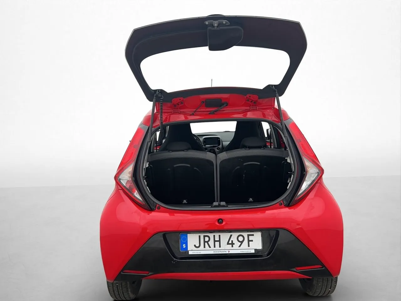 Vehicle image 19