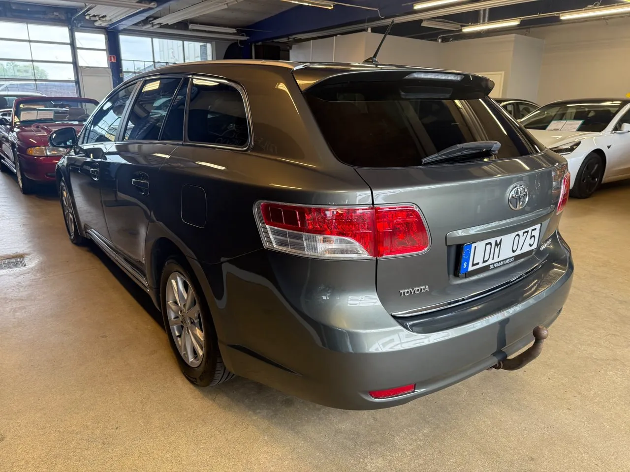 Vehicle image 4