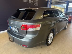 Toyota Avensis bild 4