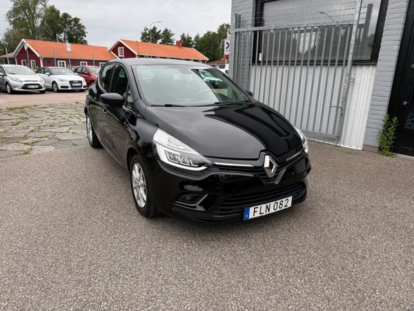Renault Clio 0.9 TCE 90HK INTENS / VÄRMARE / 5500Mil - 2018