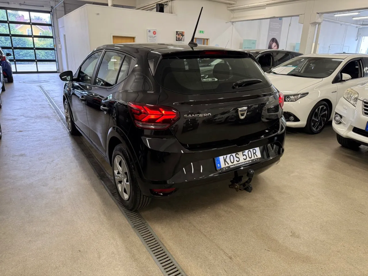 Vehicle image 15