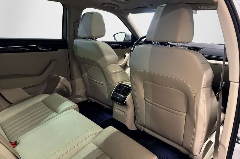 Skoda Superb bild 13