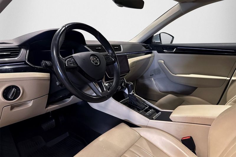 Skoda Superb bild 8