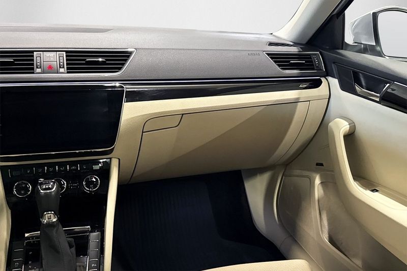 Skoda Superb bild 15