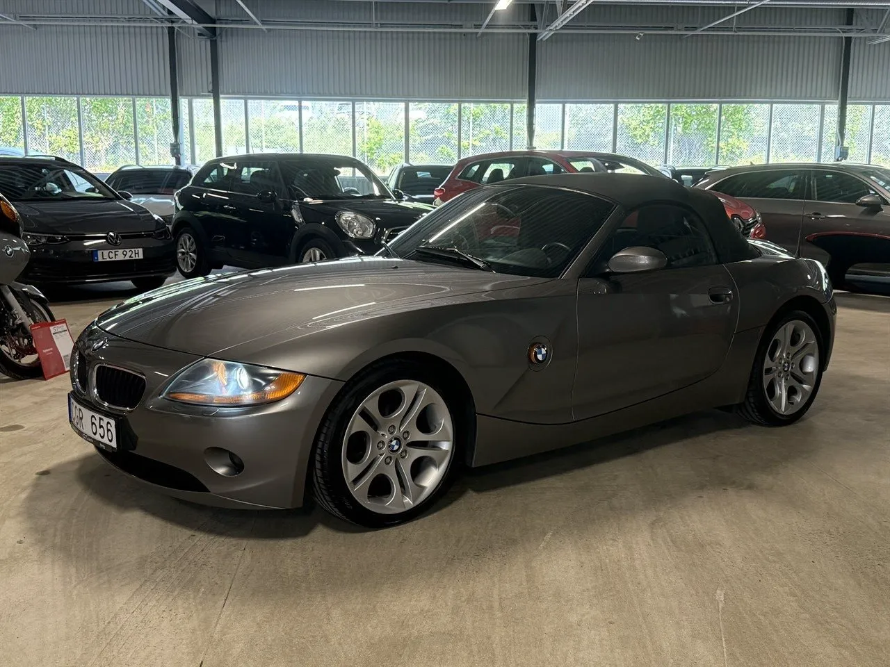 Vehicle image 7