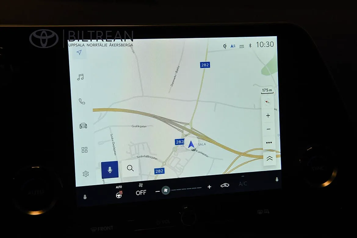 Vehicle image 16