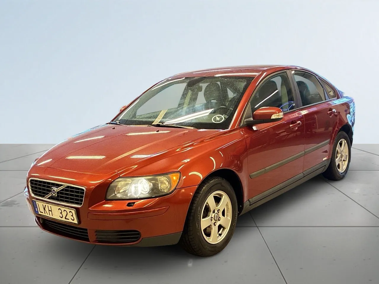 Vehicle image 15