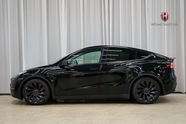 Tesla Model Y Performance Drag Värmepump Rattvärme MOMS - 2024