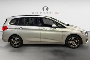 BMW 218 bild 8