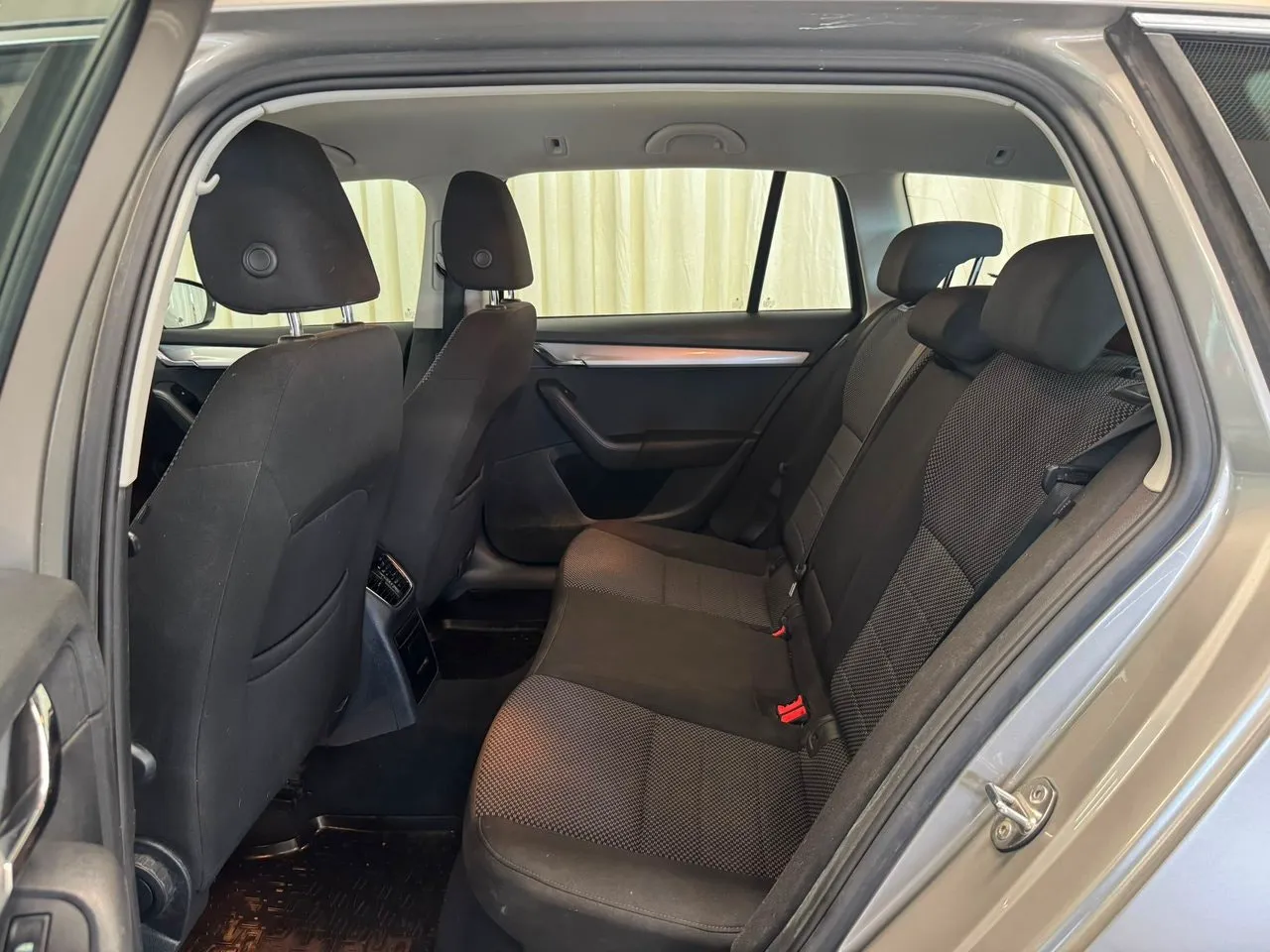Vehicle image 22