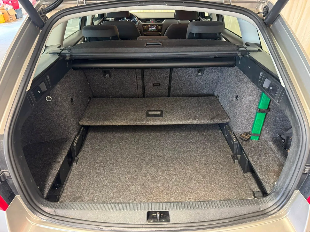 Vehicle image 25