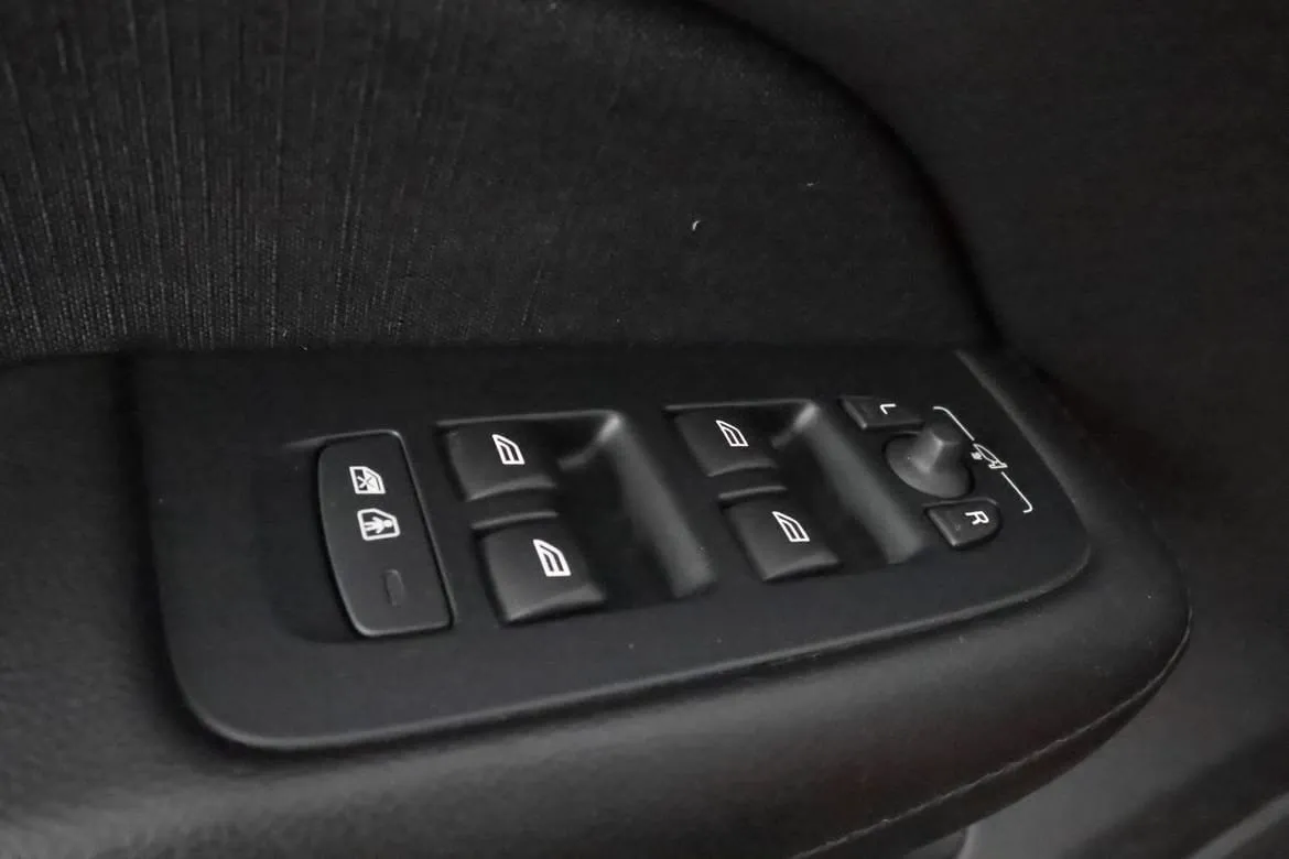 Vehicle image 29