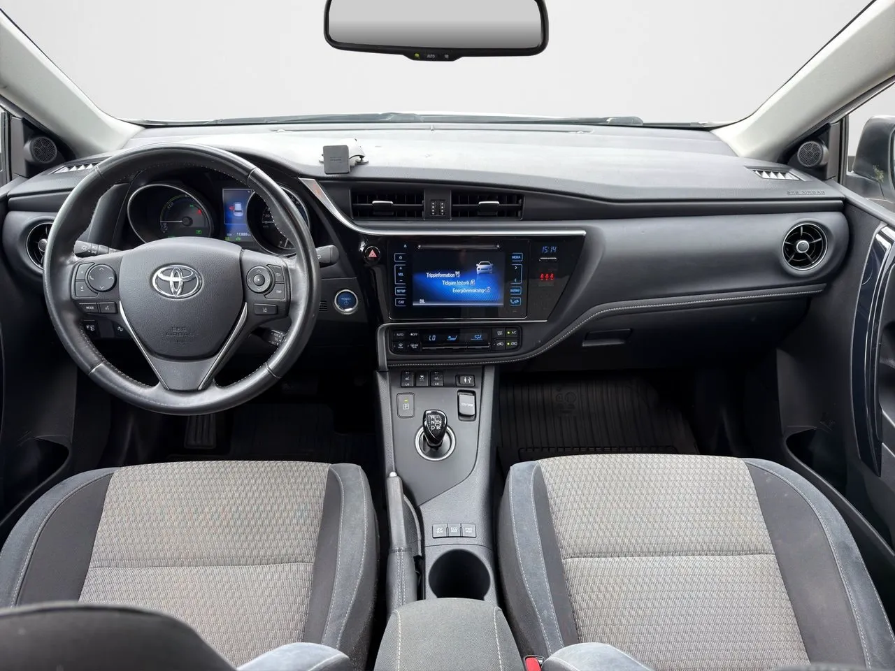 Vehicle image 10