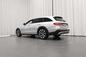 Mercedes E220 bild 3