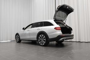 Mercedes E220 bild 4