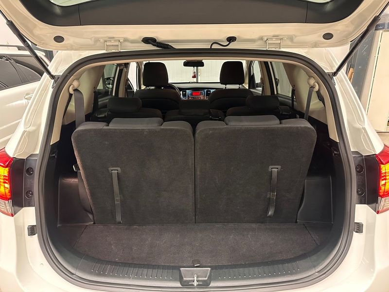 Kia Carens bild 23