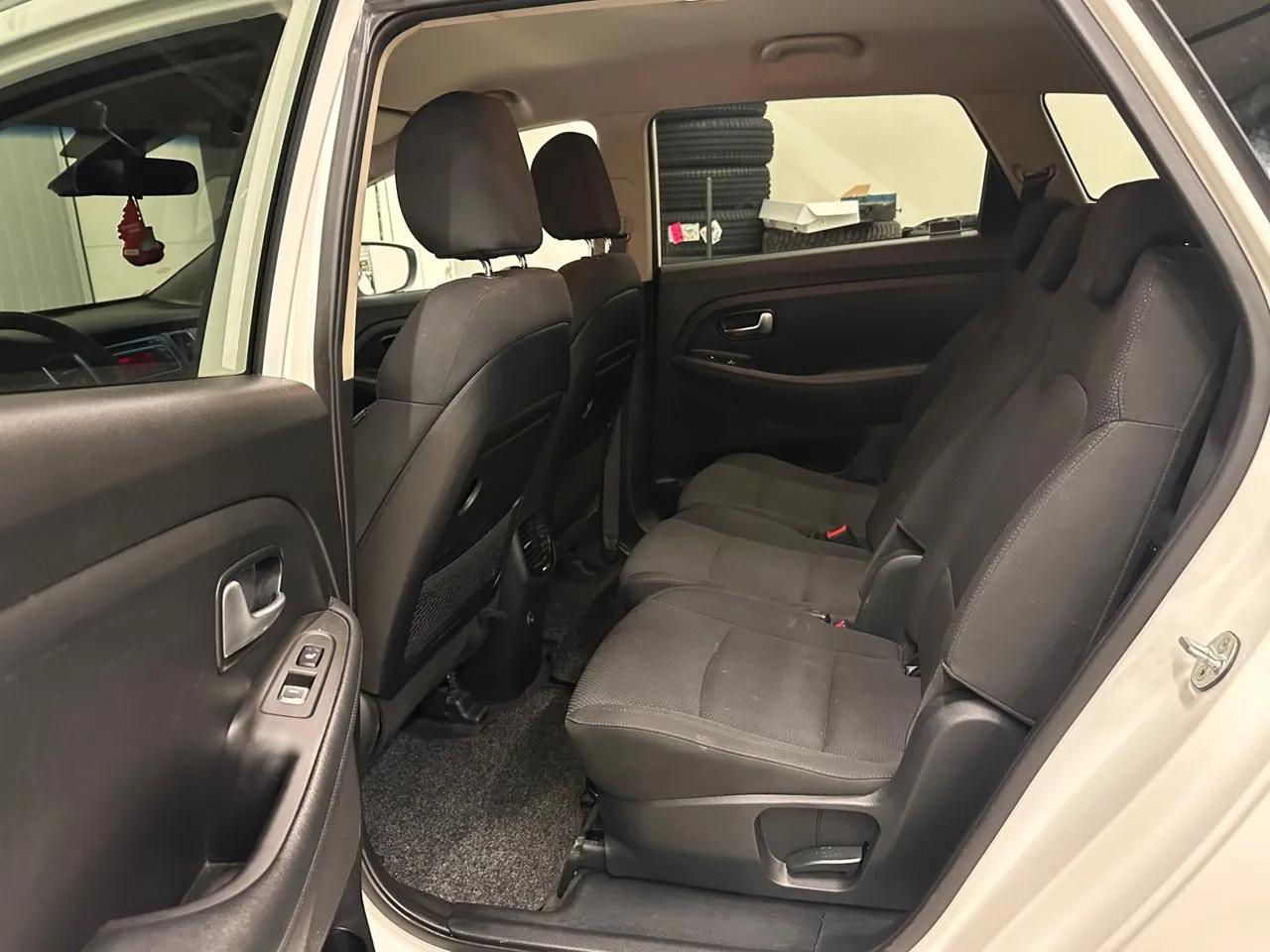 Vehicle image 21