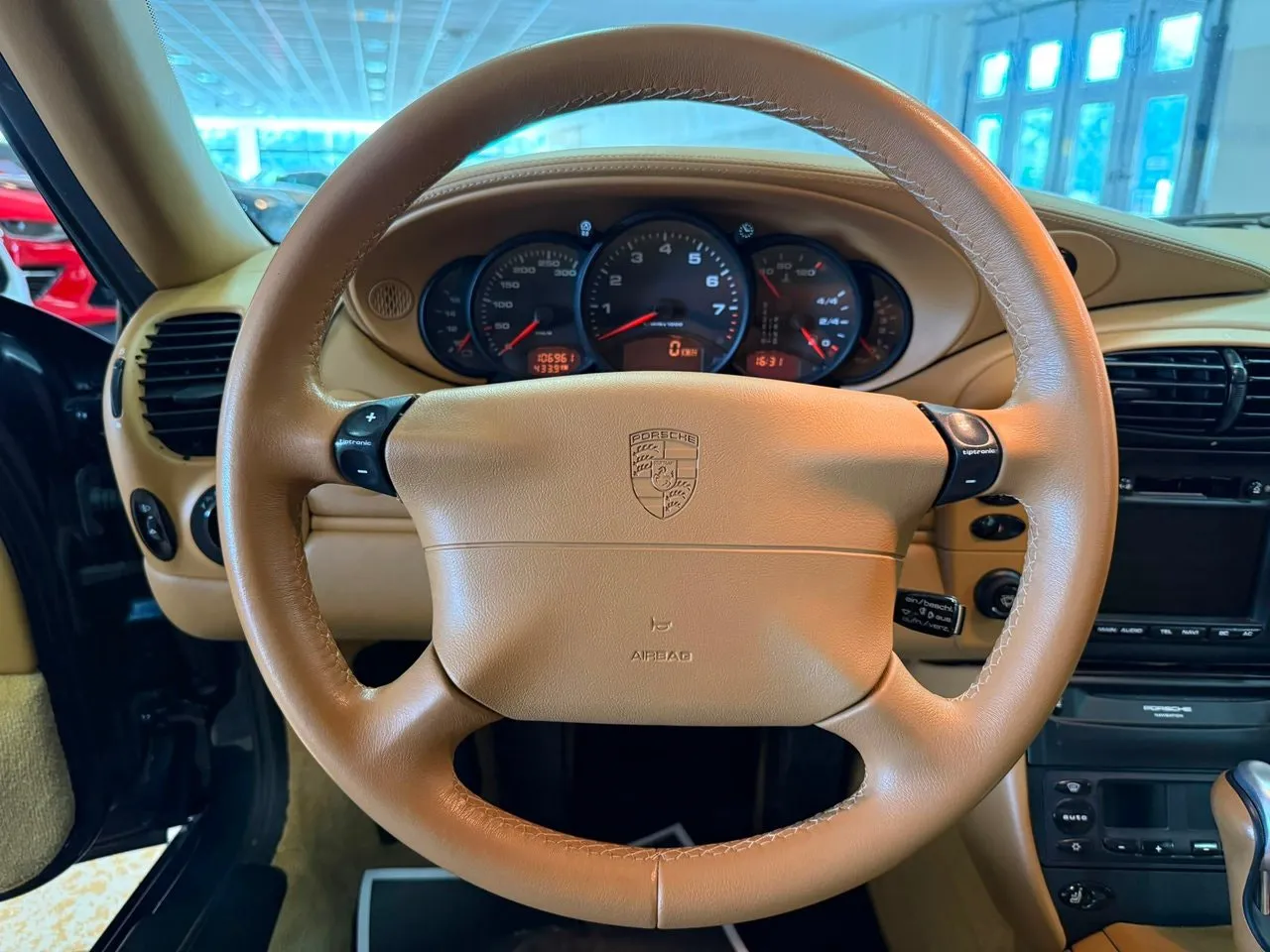 Vehicle image 18